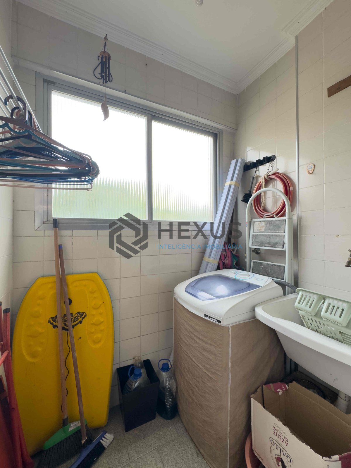 Foto 16 de Apartamento com despesas baixas a duas quadras da Praia das Pitangueiras, Guaruja