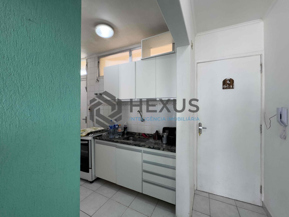Foto 16 de Apartamento com varanda e vista mar na quadra mar da Praia das Pitangueiras, Guaruja