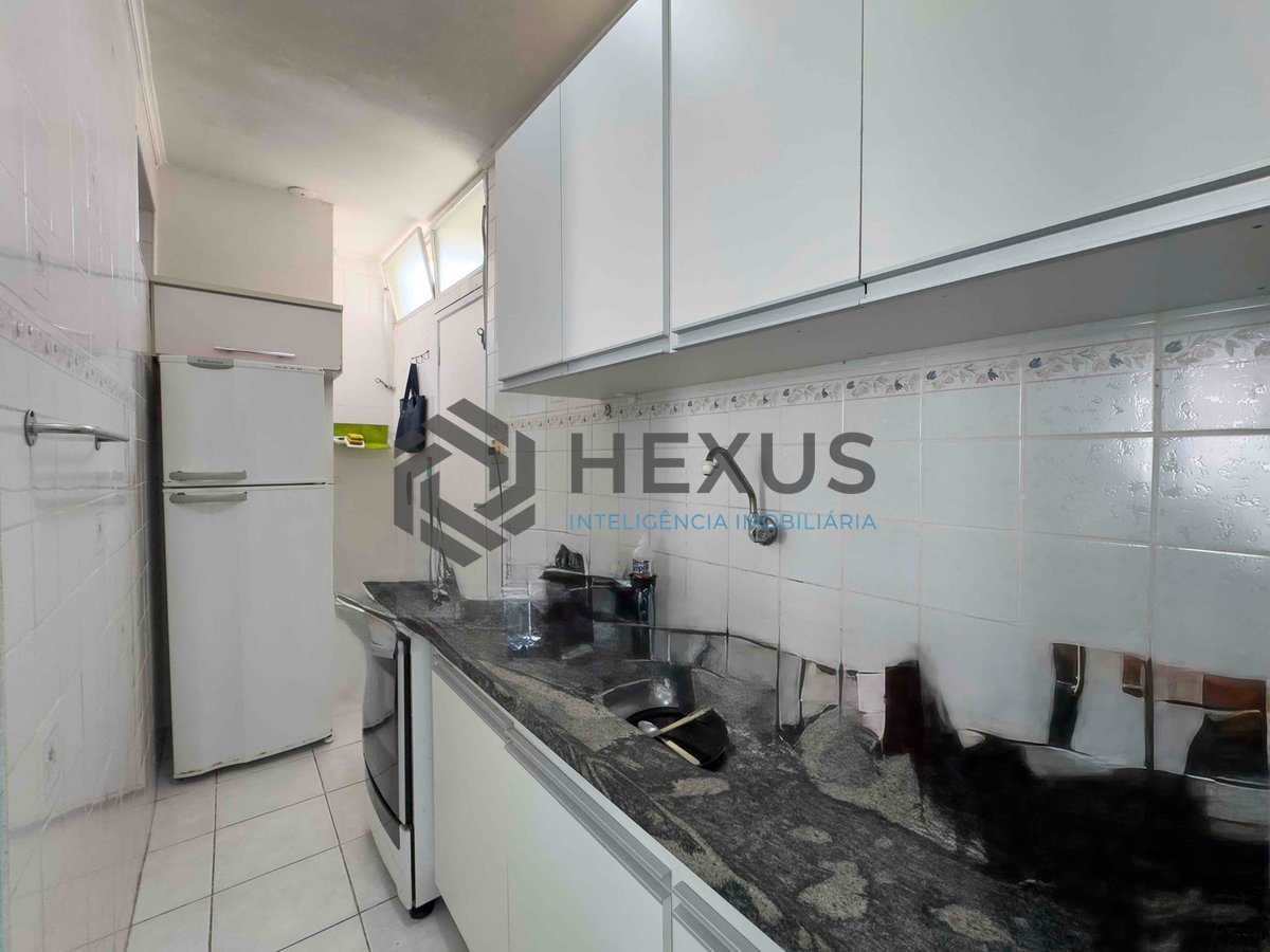 Foto 17 de Apartamento com varanda e vista mar na quadra mar da Praia das Pitangueiras, Guaruja