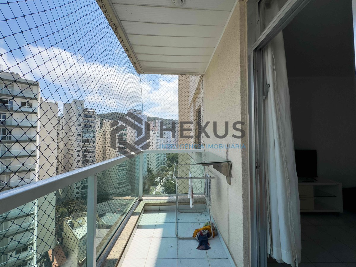 Foto 6 de Apartamento com varanda e vista mar na quadra mar da Praia das Pitangueiras, Guaruja