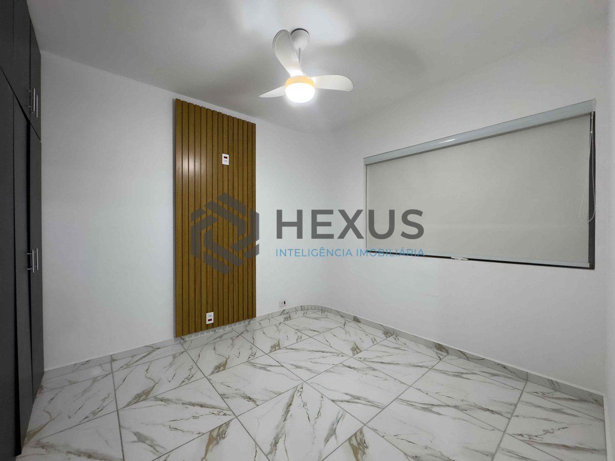Foto 13 de Apartamento reformado com varanda e lazer na quadra mar da Praia das Pitangueiras, Guaruja