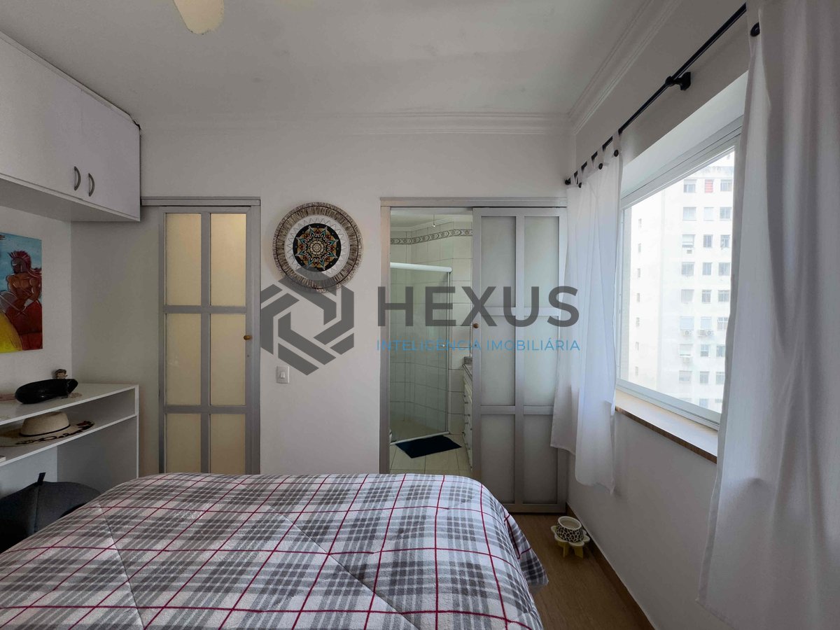 Foto 13 de Apartamento com varanda e lazer na quadra mar da Praia das Pitangueiras, Guaruja