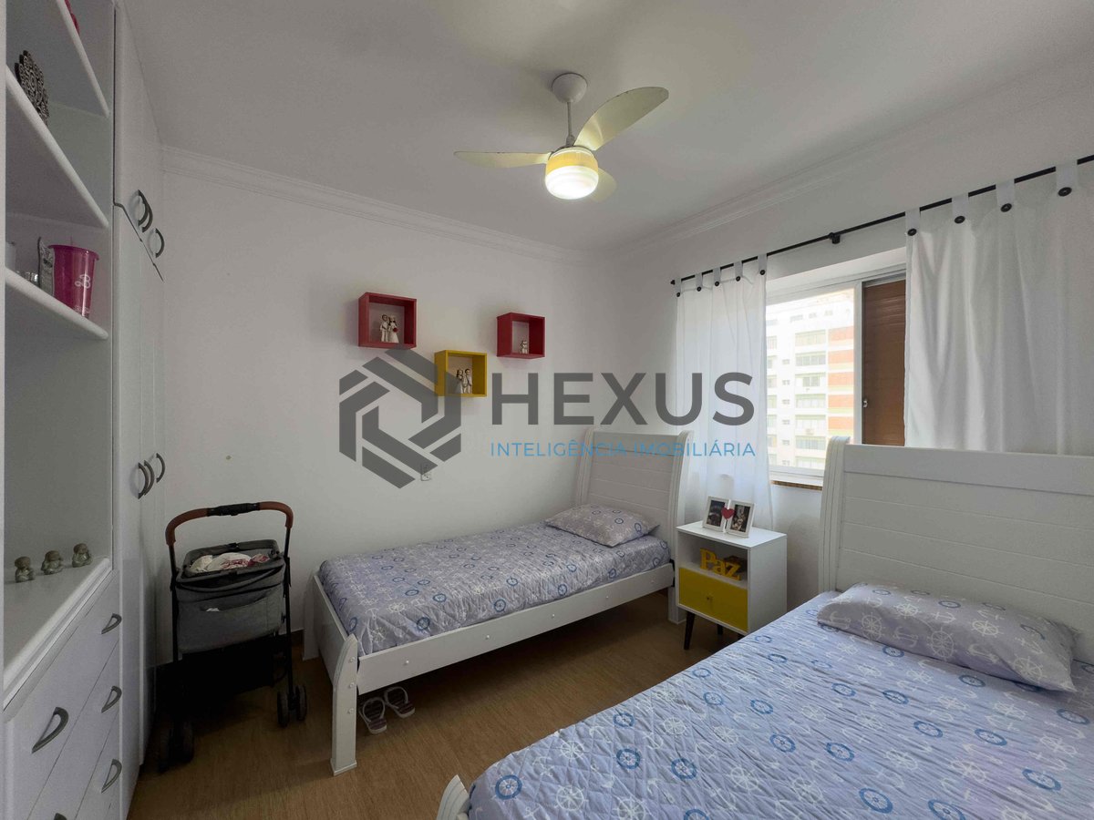 Foto 15 de Apartamento com varanda e lazer na quadra mar da Praia das Pitangueiras, Guaruja