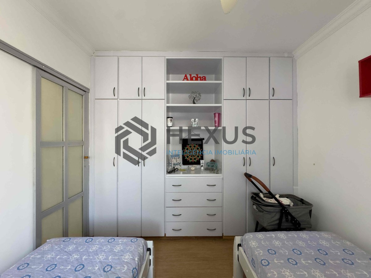 Foto 17 de Apartamento com varanda e lazer na quadra mar da Praia das Pitangueiras, Guaruja
