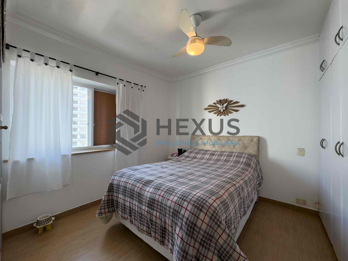 Foto 10 de Apartamento com varanda e lazer na quadra mar da Praia das Pitangueiras, Guaruja