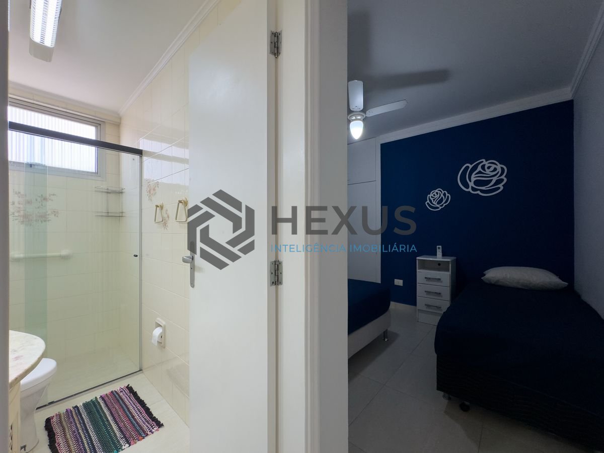 Foto 16 de Apartamento com varanda vista mar a 50m da praia na região do Centro nas Pitangueiras, Guarujá