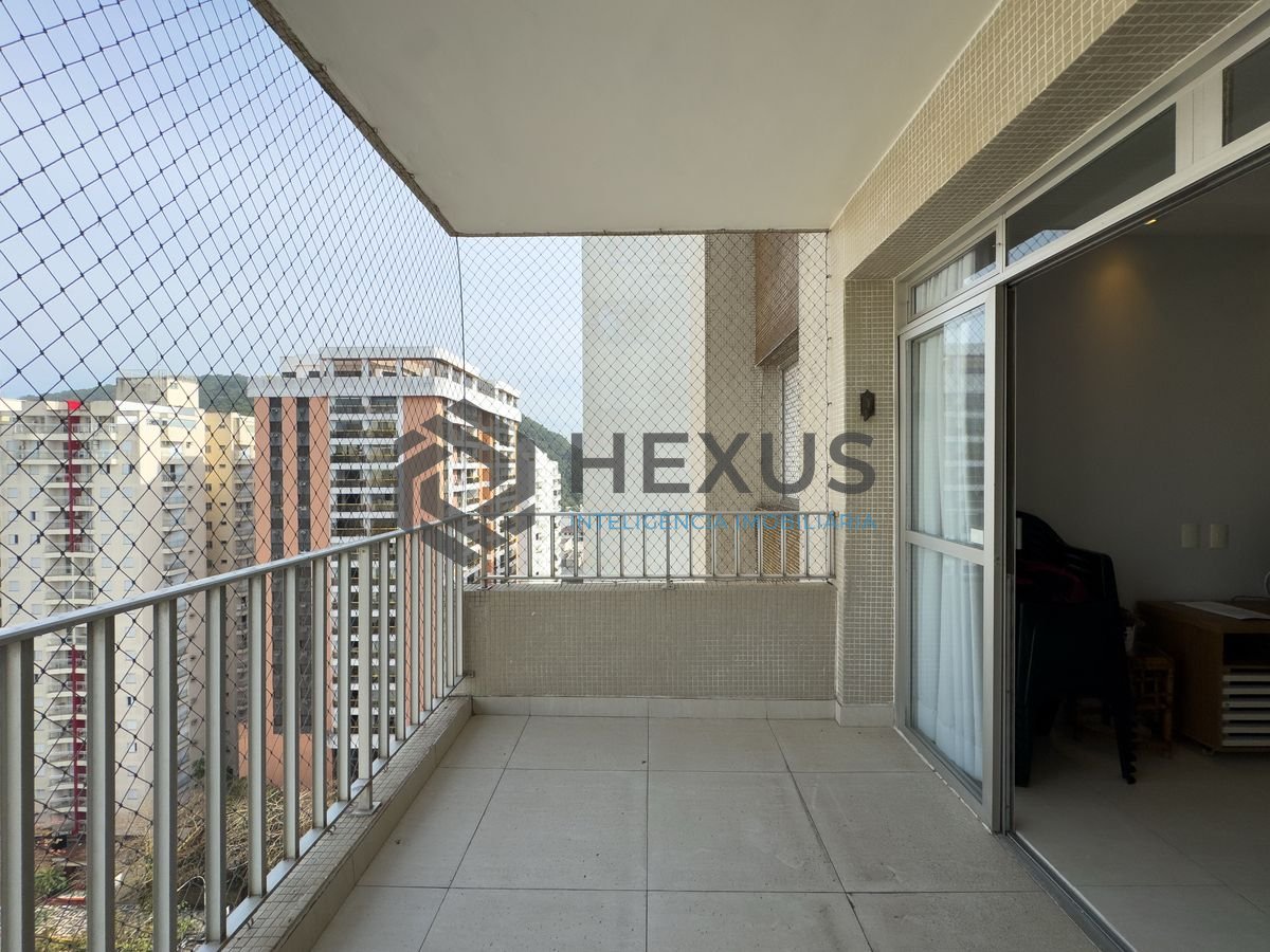 Foto 6 de Apartamento com varanda vista mar a 50m da praia na região do Centro nas Pitangueiras, Guarujá