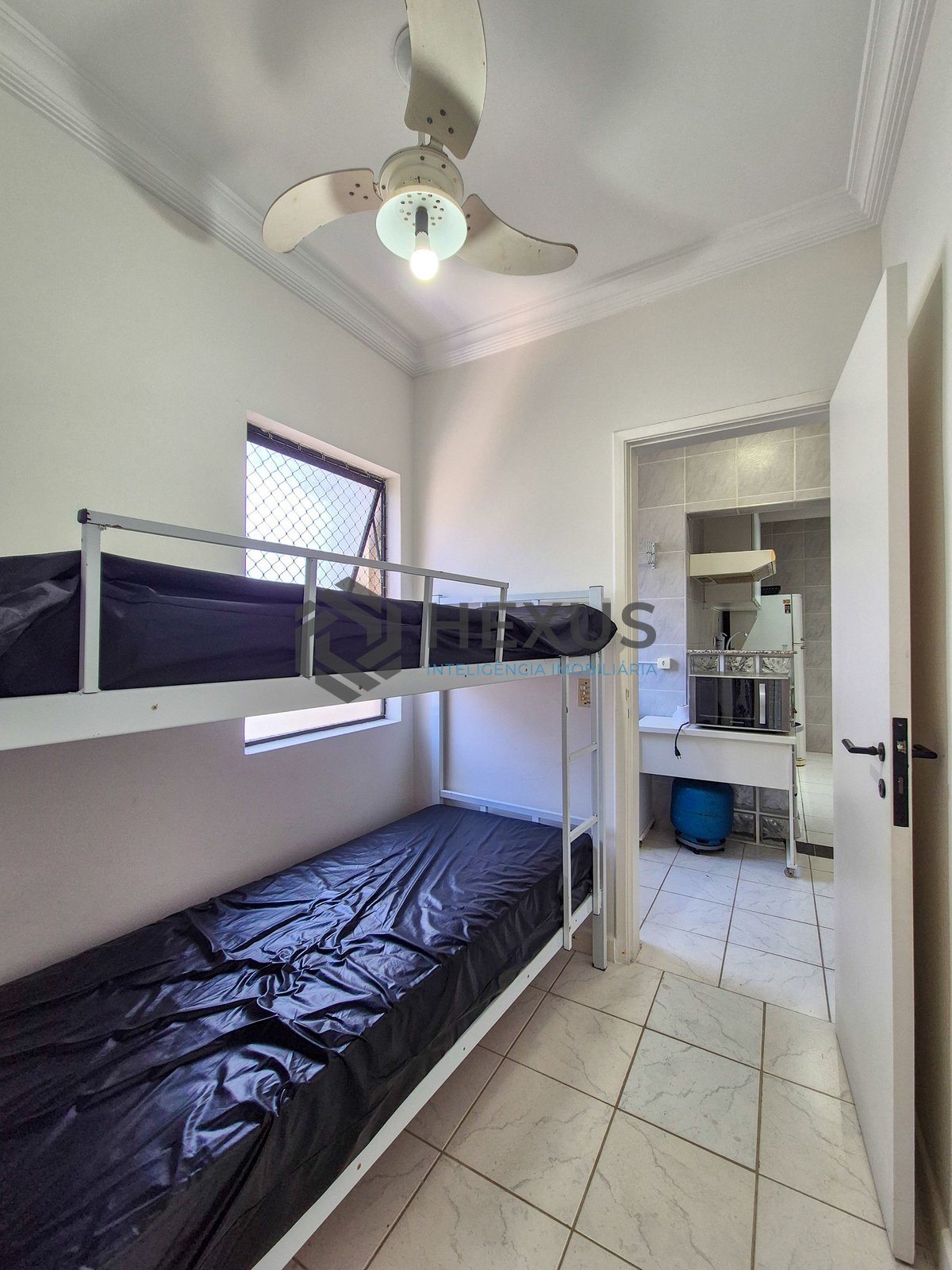 Foto 25 de Apartamento com varanda e lazer na praia das pitangueiras, guaruja.