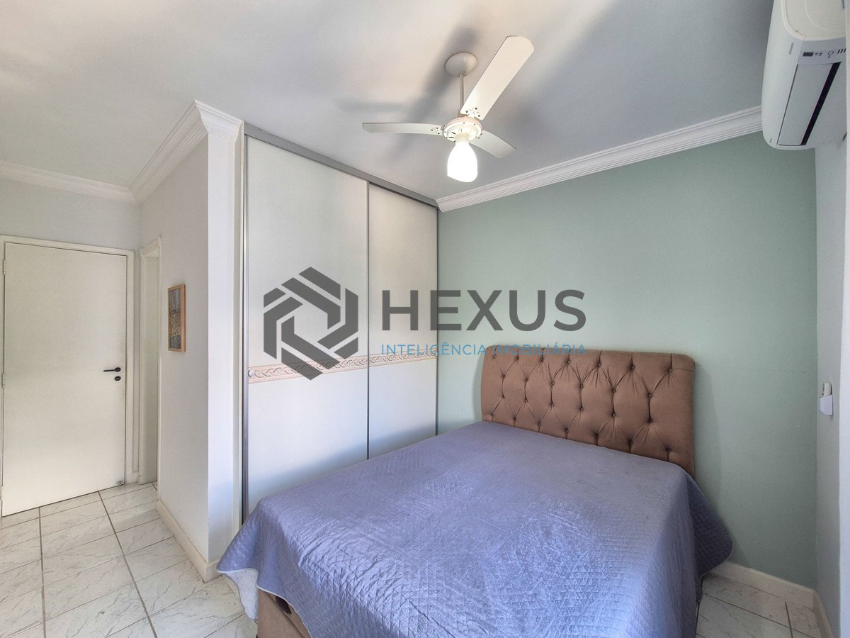 Foto 10 de Apartamento com varanda e lazer na praia das pitangueiras, guaruja.