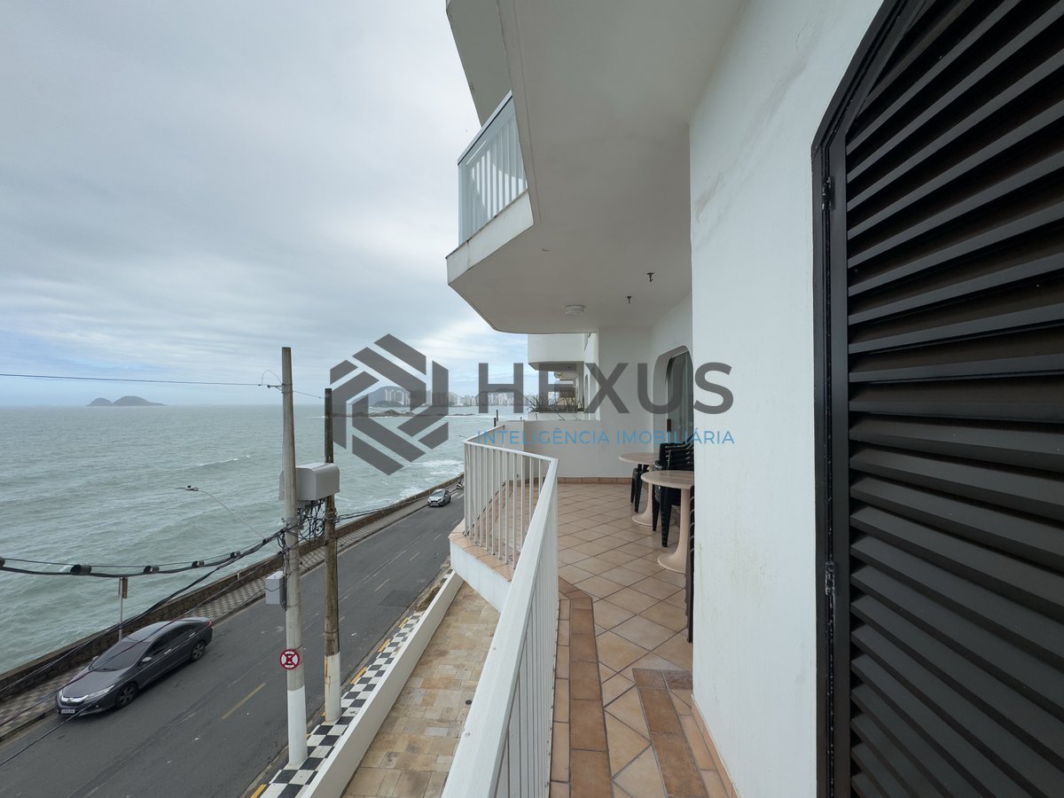 Foto 14 de Apartamento frente mar com varanda e vista mar na Praia das Pitangueiras, Guaruja