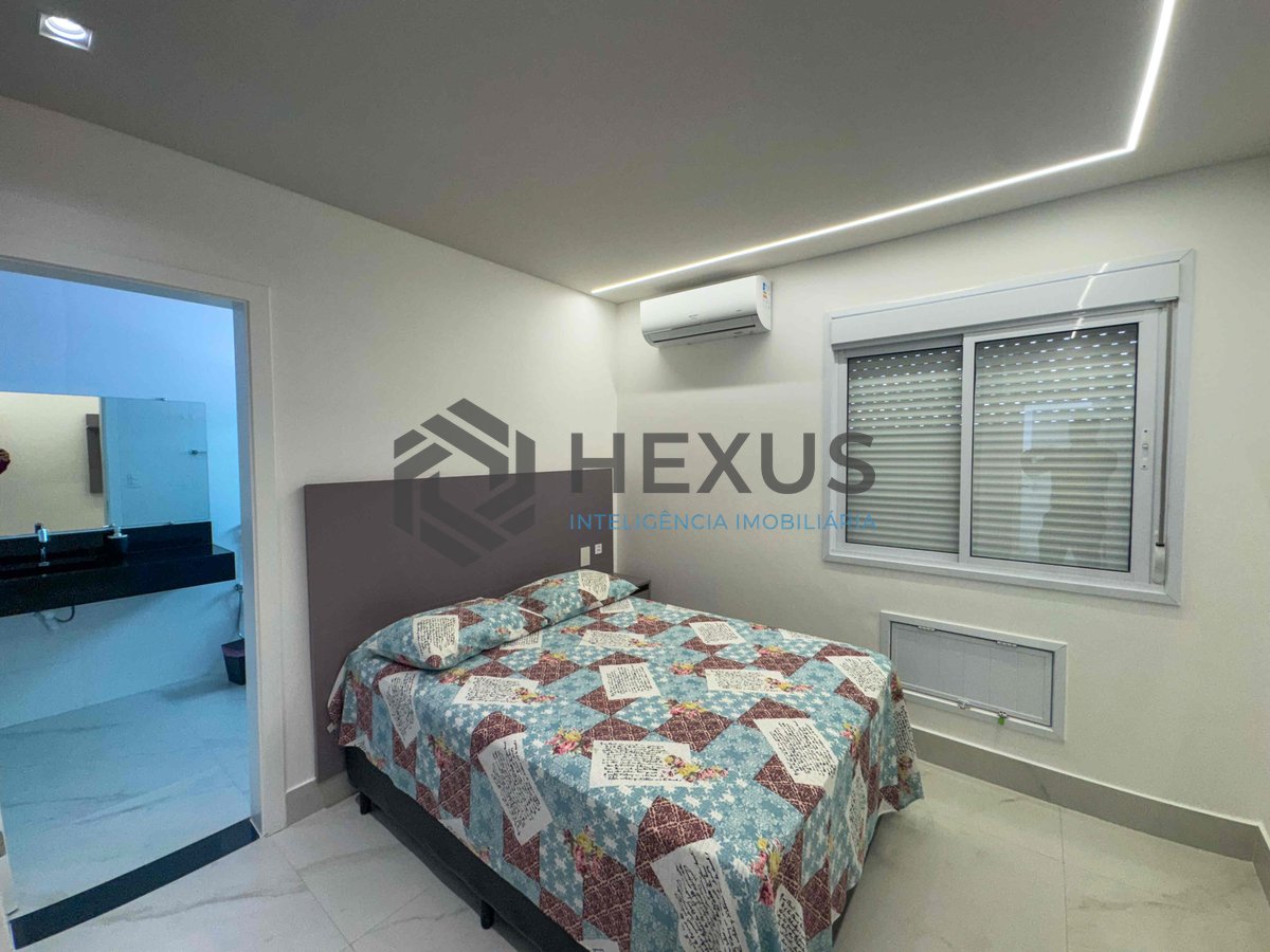 Foto 22 de Apartamento frente mar com varanda e vista mar na Praia das Pitangueiras, Guaruja