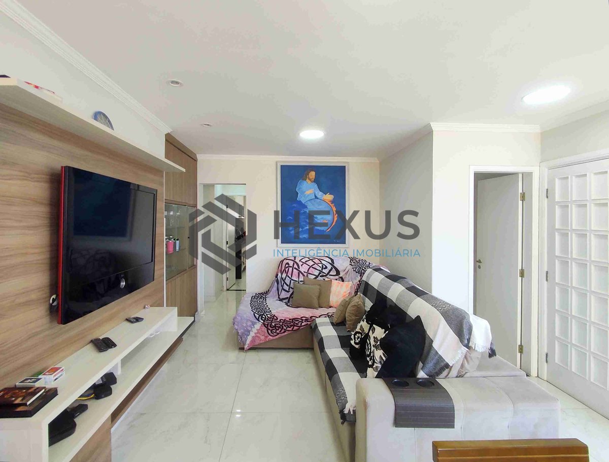 Foto 3 de Apartamento com varanda e lazer a uma quadra da Praia das Asturias, Guaruja
