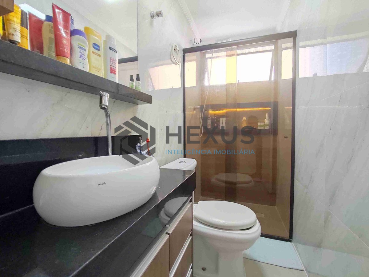 Foto 9 de Apartamento com varanda e lazer a uma quadra da Praia das Asturias, Guaruja
