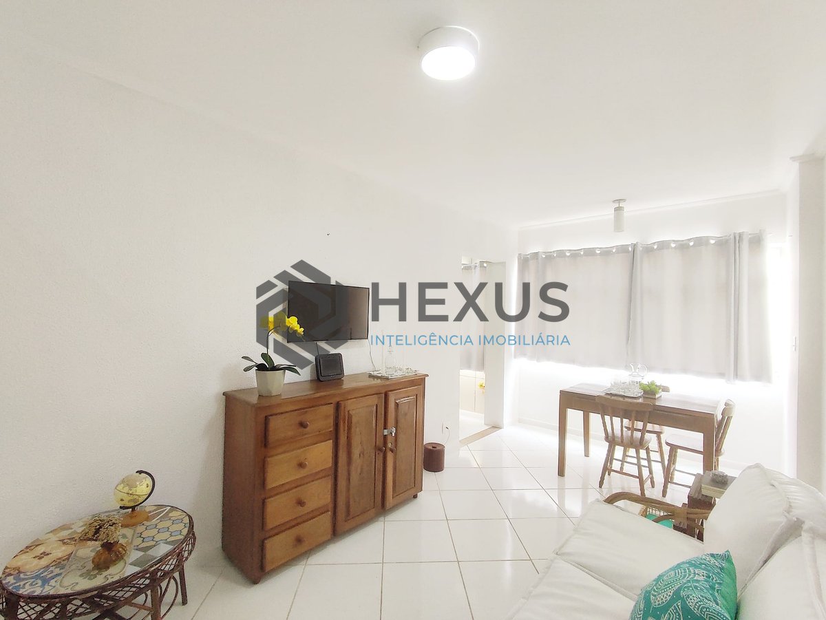 Foto 2 de Apartamento a duas quadras da Praia das Pitangueiras, Guaruja