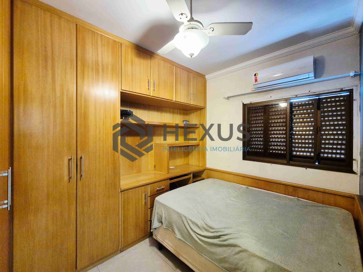 Foto 18 de Apartamento reformado com piscina e churrasqueira na varanda na Praia das Pitangueiras, Guaruja