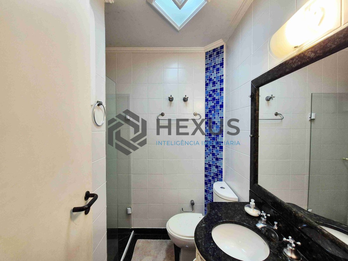 Foto 22 de Apartamento reformado com piscina e churrasqueira na varanda na Praia das Pitangueiras, Guaruja