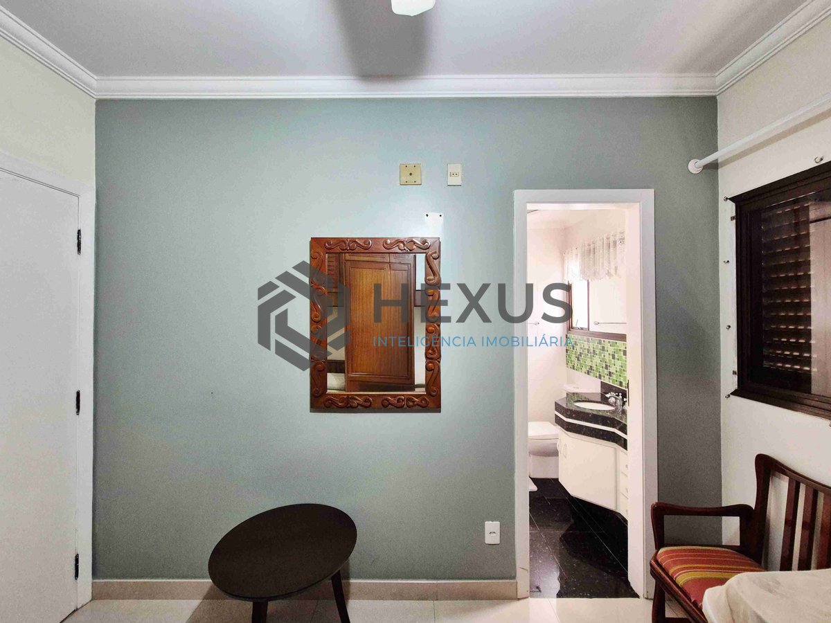 Foto 27 de Apartamento reformado com piscina e churrasqueira na varanda na Praia das Pitangueiras, Guaruja