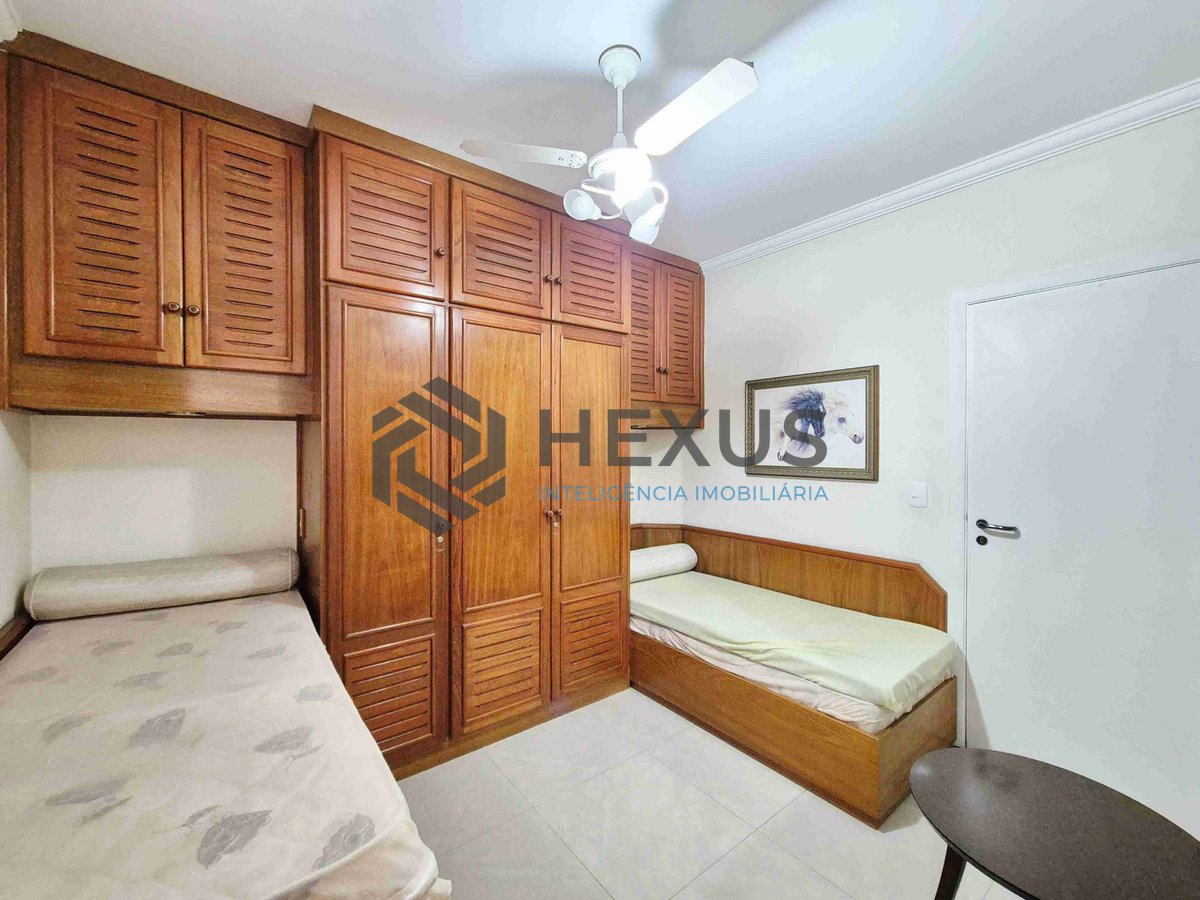 Foto 28 de Apartamento reformado com piscina e churrasqueira na varanda na Praia das Pitangueiras, Guaruja