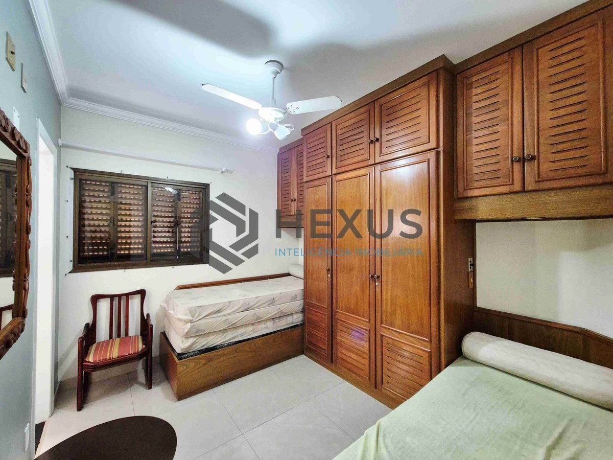 Foto 30 de Apartamento reformado com piscina e churrasqueira na varanda na Praia das Pitangueiras, Guaruja