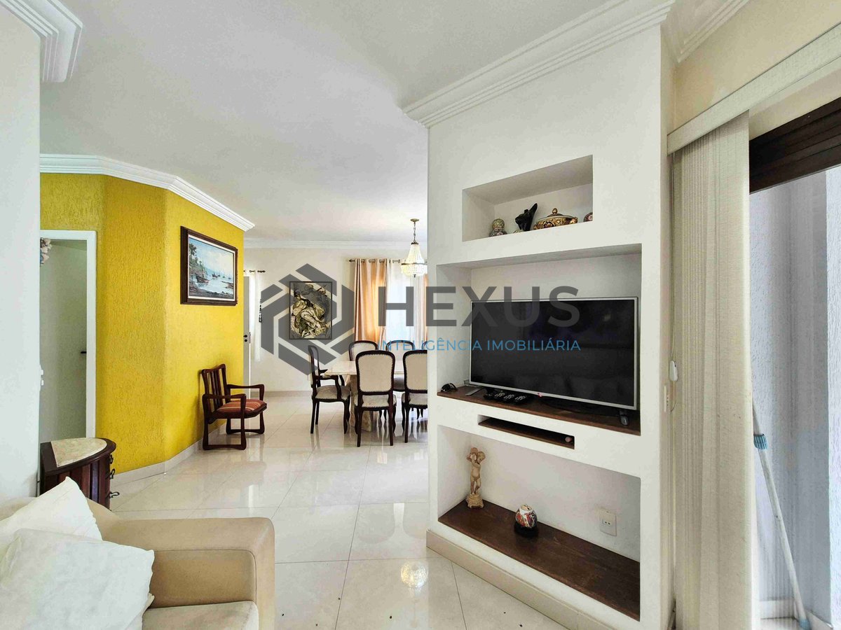Foto 7 de Apartamento reformado com piscina e churrasqueira na varanda na Praia das Pitangueiras, Guaruja