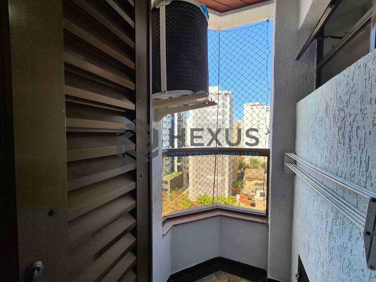 Foto 28 de Apartamento reformado com piscina e churrasqueira na varanda na Praia das Pitangueiras, Guaruja