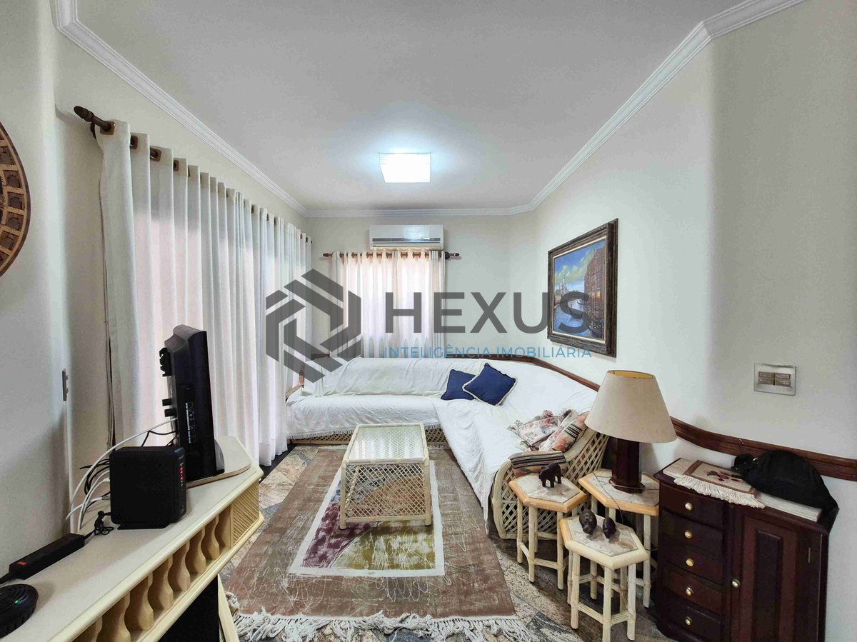 Foto 6 de Apartamento reformado com piscina e churrasqueira na varanda na Praia das Pitangueiras, Guaruja