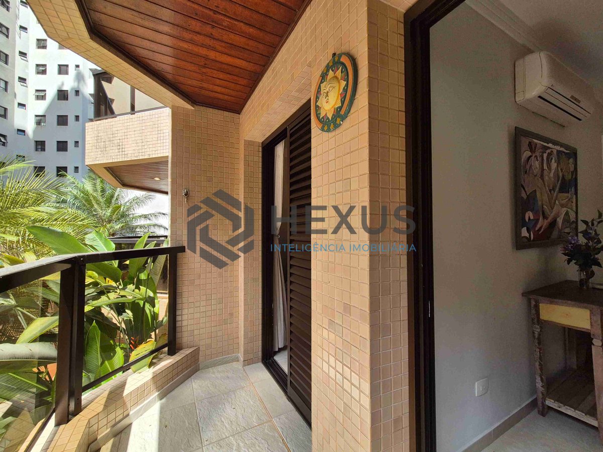 Foto 17 de Apartamento com varanda e lazer na Praia das Pitangueiras, Guaruja