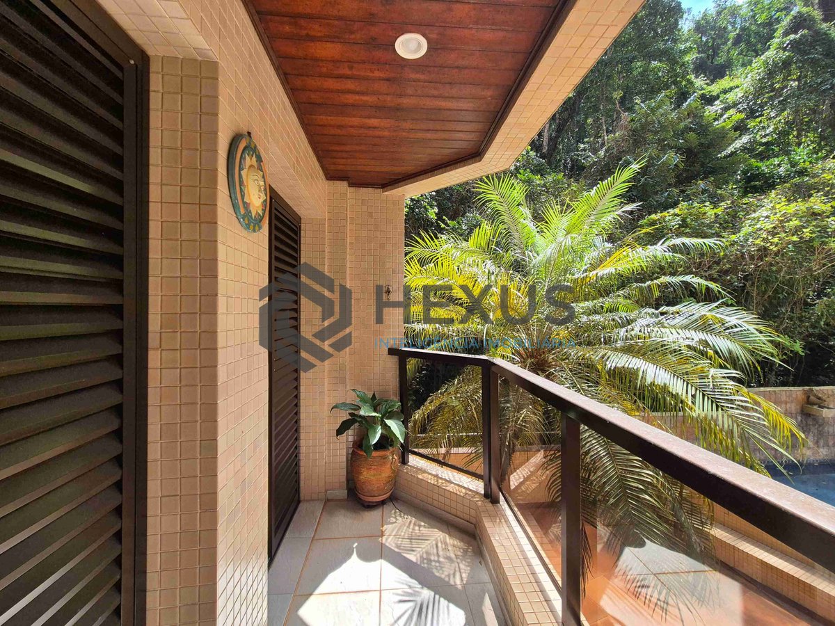 Foto 18 de Apartamento com varanda e lazer na Praia das Pitangueiras, Guaruja