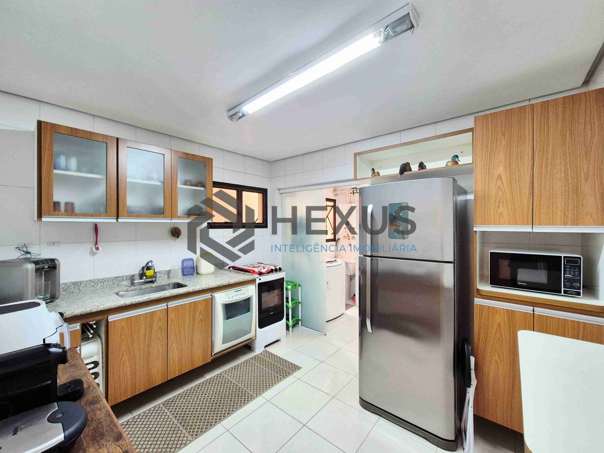 Foto 30 de Apartamento com varanda e lazer na Praia das Pitangueiras, Guaruja