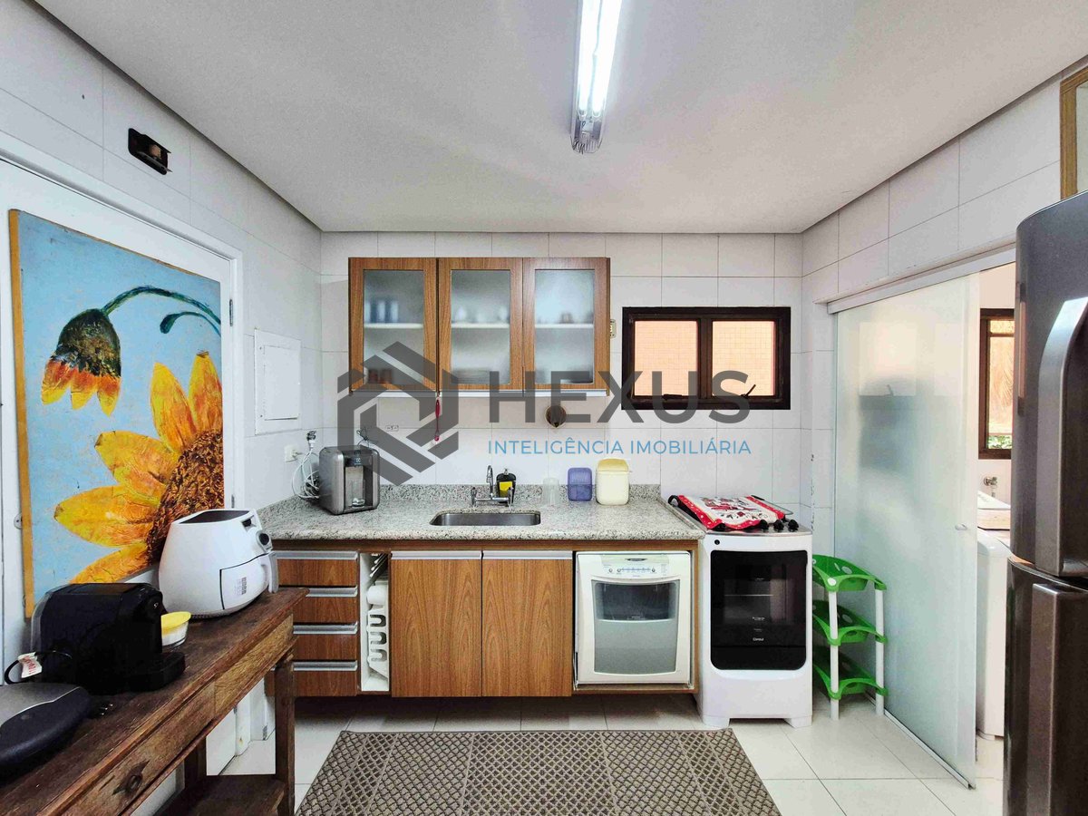 Foto 31 de Apartamento com varanda e lazer na Praia das Pitangueiras, Guaruja