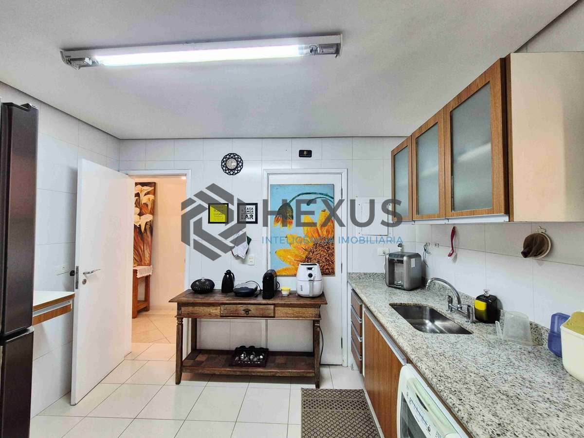 Foto 32 de Apartamento com varanda e lazer na Praia das Pitangueiras, Guaruja