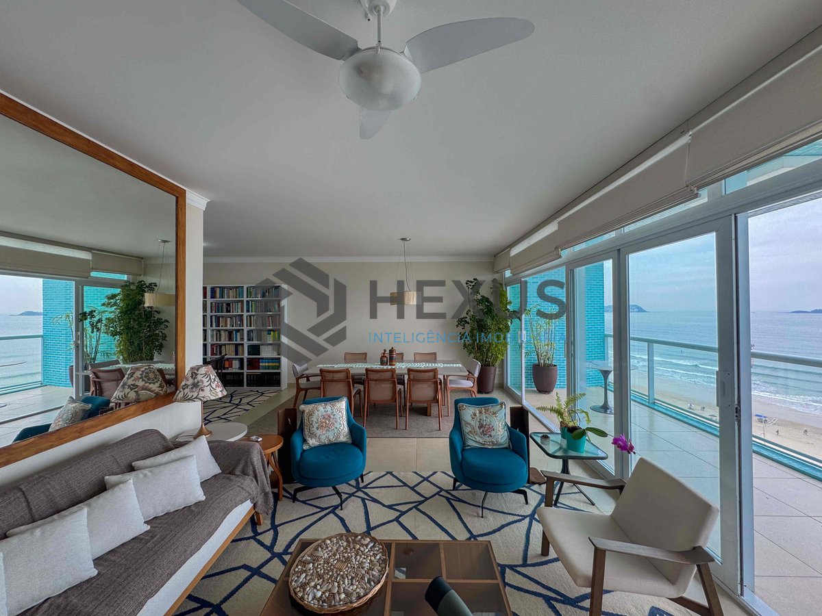 Foto 5 de Apartamento frente mar reformado com varanda vista mar na Praia das Pitangueiras, Guaruja