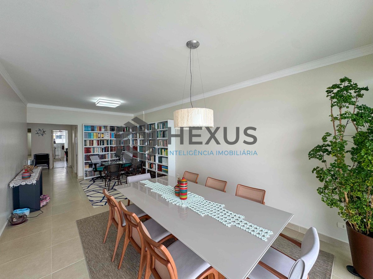 Foto 6 de Apartamento frente mar reformado com varanda vista mar na Praia das Pitangueiras, Guaruja