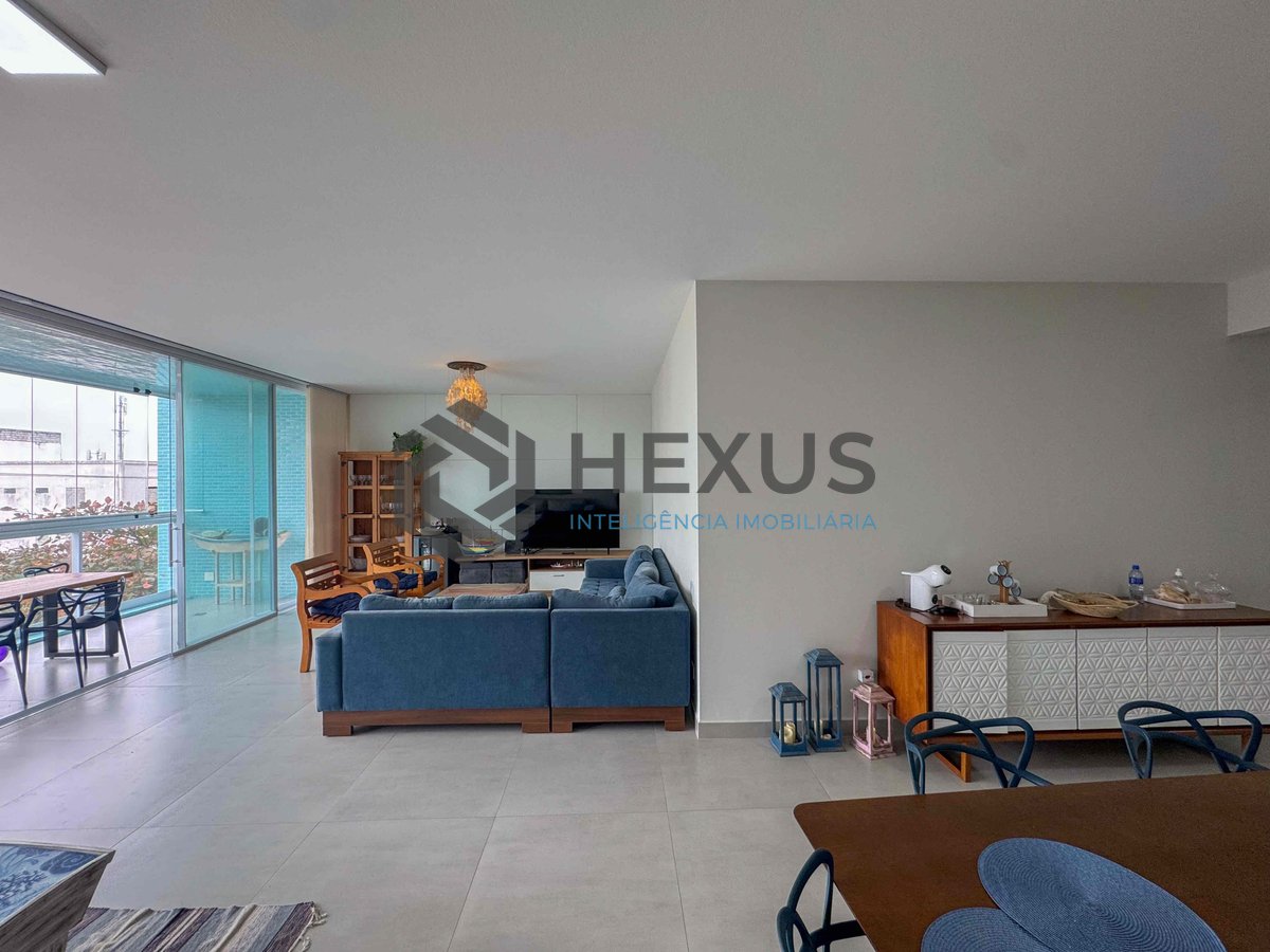 Foto 8 de Apartamento frente mar com varanda na Praia das Pitangueiras, Guaruja