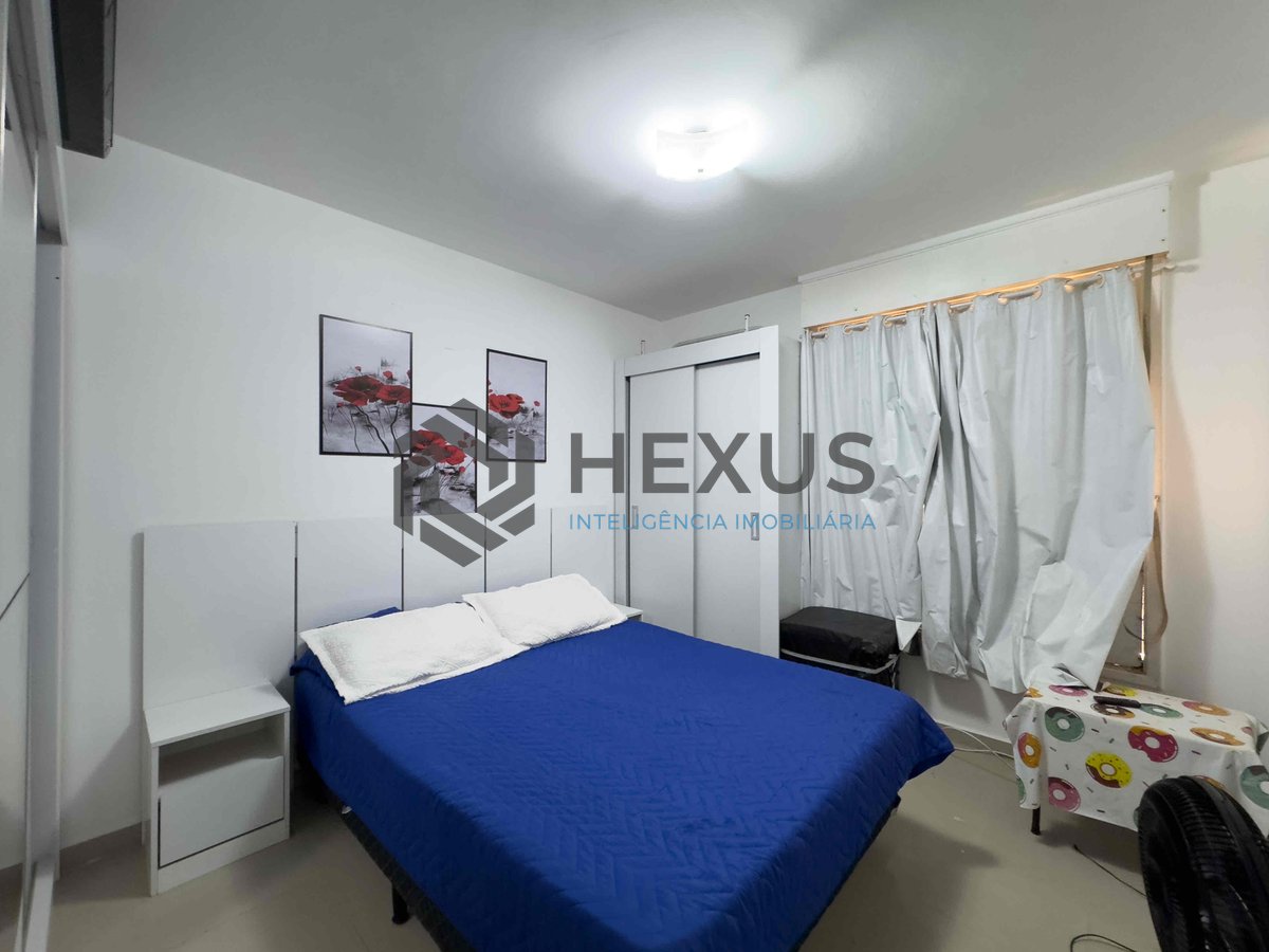 Foto 11 de Apartamento com varanda e vista mar na quadra mar da Praia das Pitangueiras, Guaruja