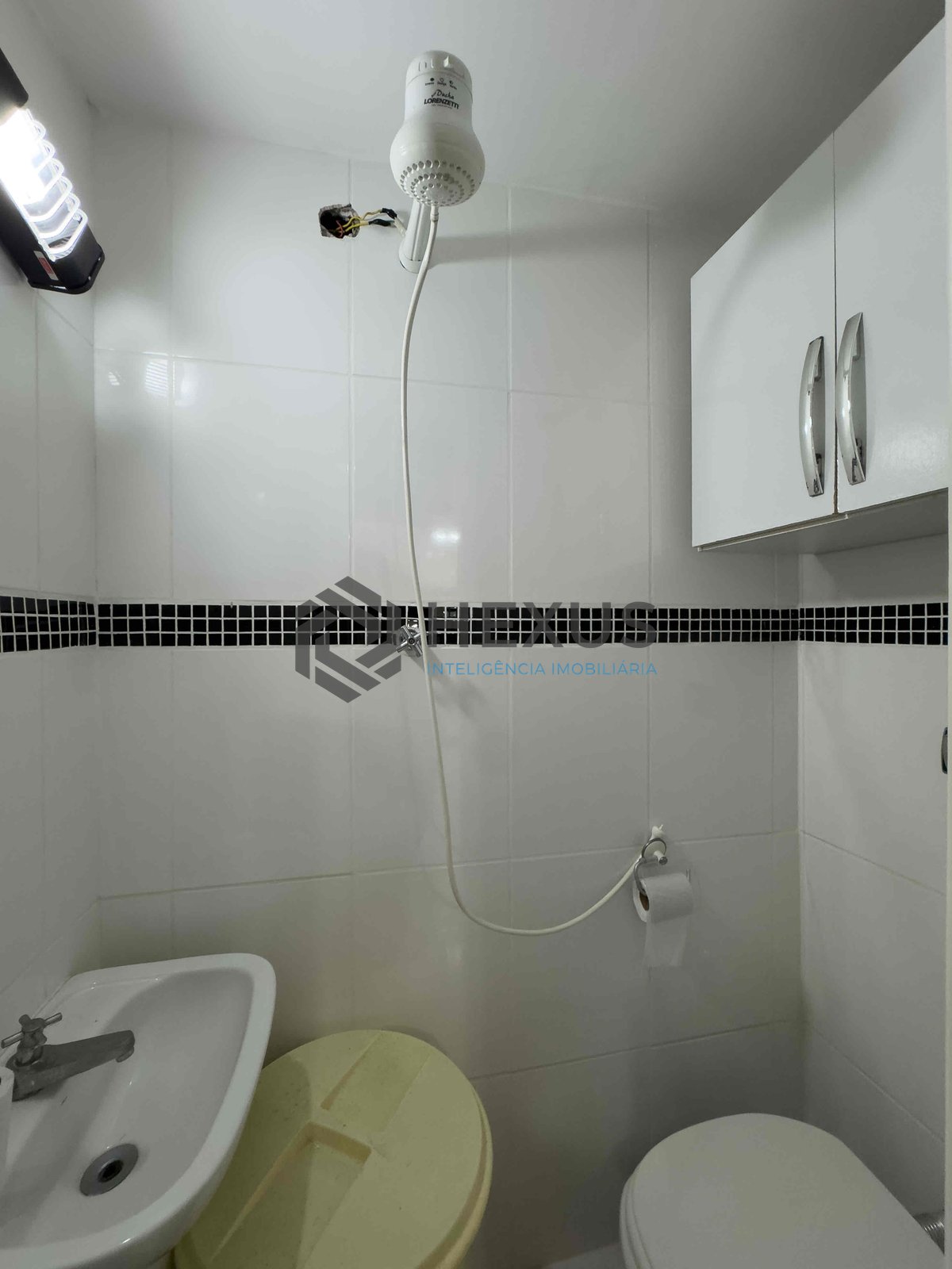 Foto 20 de Apartamento com varanda e vista mar na quadra mar da Praia das Pitangueiras, Guaruja
