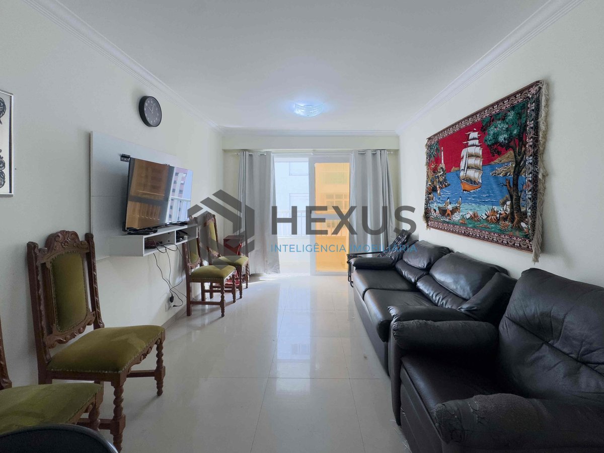Foto 3 de Apartamento com varanda e vista mar na quadra mar da Praia das Pitangueiras, Guaruja