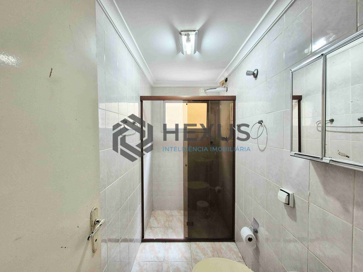 Foto 12 de Apartamento na quadra mar da Praia das Pitangueiras, Guaruja