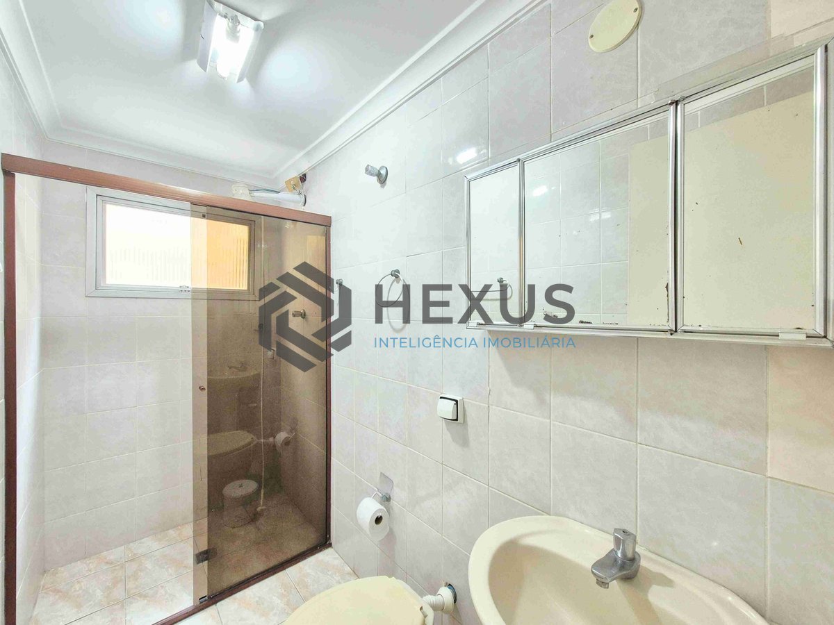 Foto 13 de Apartamento na quadra mar da Praia das Pitangueiras, Guaruja