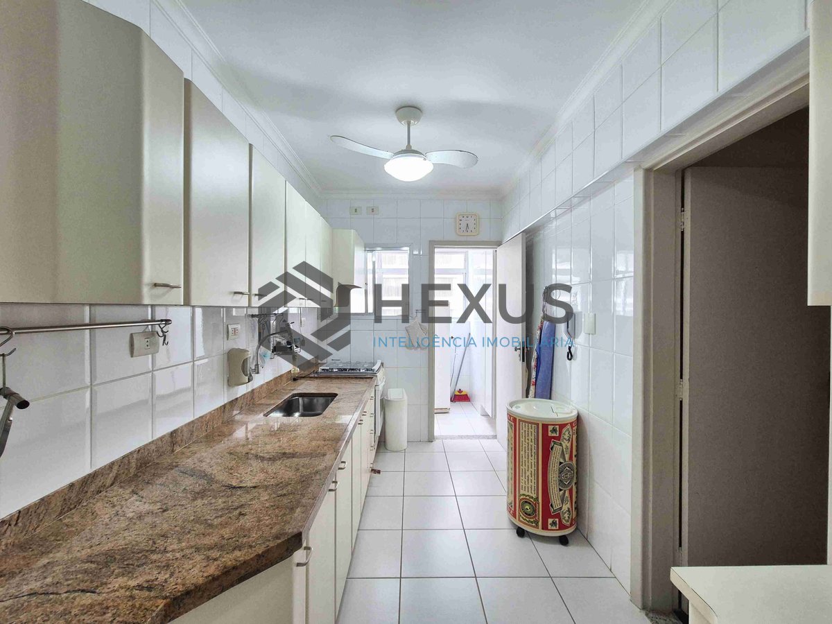 Foto 23 de Apartamento reformado na quadra mar da Praia das Pitangueiras, Guaruja