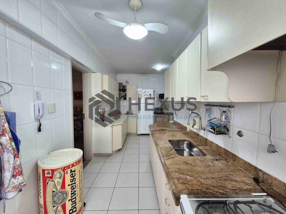 Foto 25 de Apartamento reformado na quadra mar da Praia das Pitangueiras, Guaruja