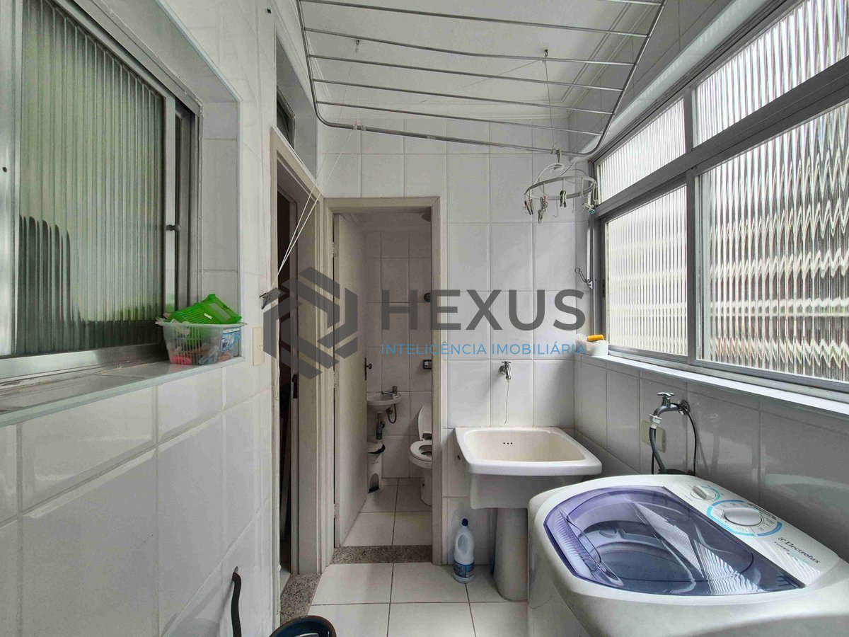 Foto 26 de Apartamento reformado na quadra mar da Praia das Pitangueiras, Guaruja