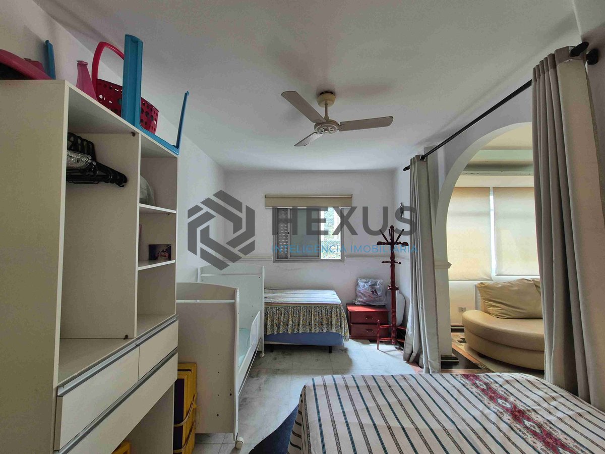 Foto 10 de Apartamento reformado na quadra mar da Praia das Pitangueiras, Guaruja