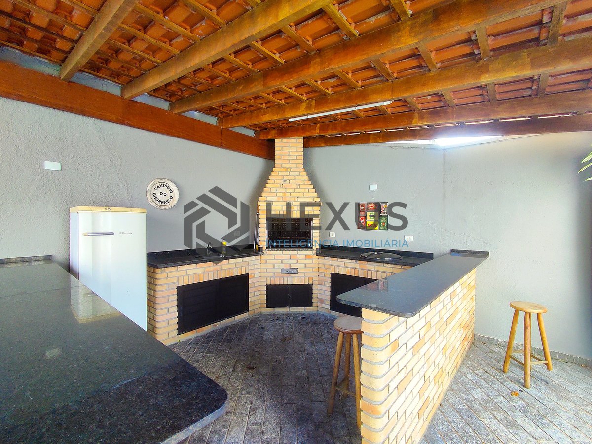 Foto 18 de Apartamento reformado com varanda e lazer a duas quadras da Praia do Tombo, Guaruja