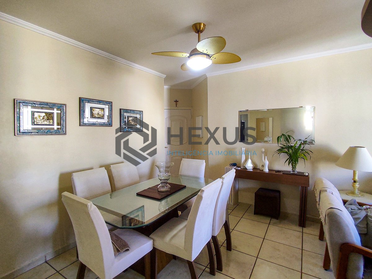 Foto 6 de Apartamento reformado com varanda e lazer a duas quadras da Praia do Tombo, Guaruja