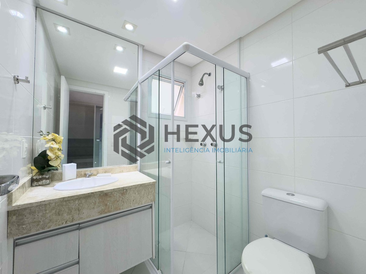 Foto 15 de Apartamento garden reformado com área gourmet e lazer na quadra mar da Praia das Pitangueiras, Guaruja