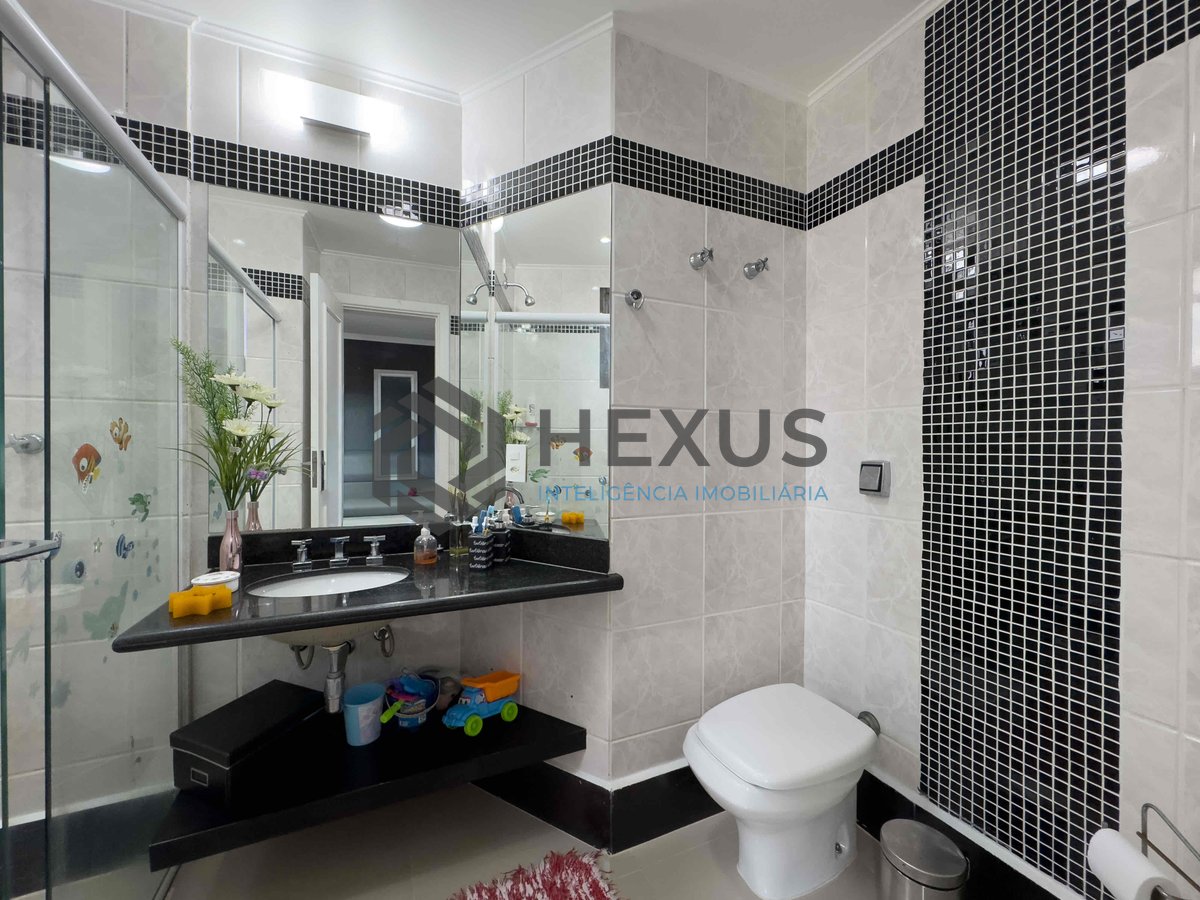 Foto 24 de Apartamento reformado com varanda gourmet e lazer na Praia das Pitangueiras, Guaruja
