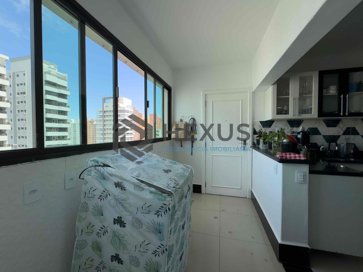 Foto 36 de Apartamento reformado com varanda gourmet e lazer na Praia das Pitangueiras, Guaruja