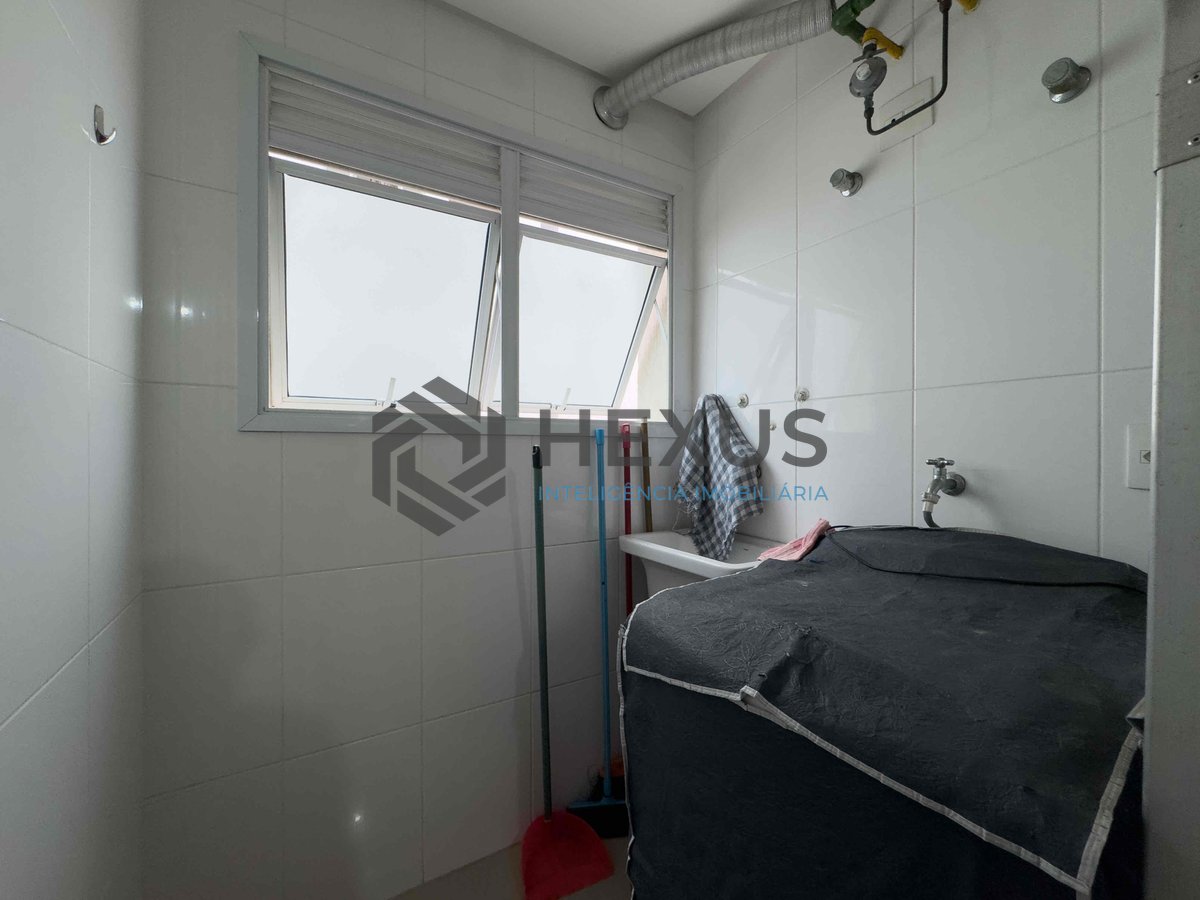 Foto 19 de Apartamento com varanda gourmet e lazer na quadra mar da Praia das Pitangueiras, Guaruja