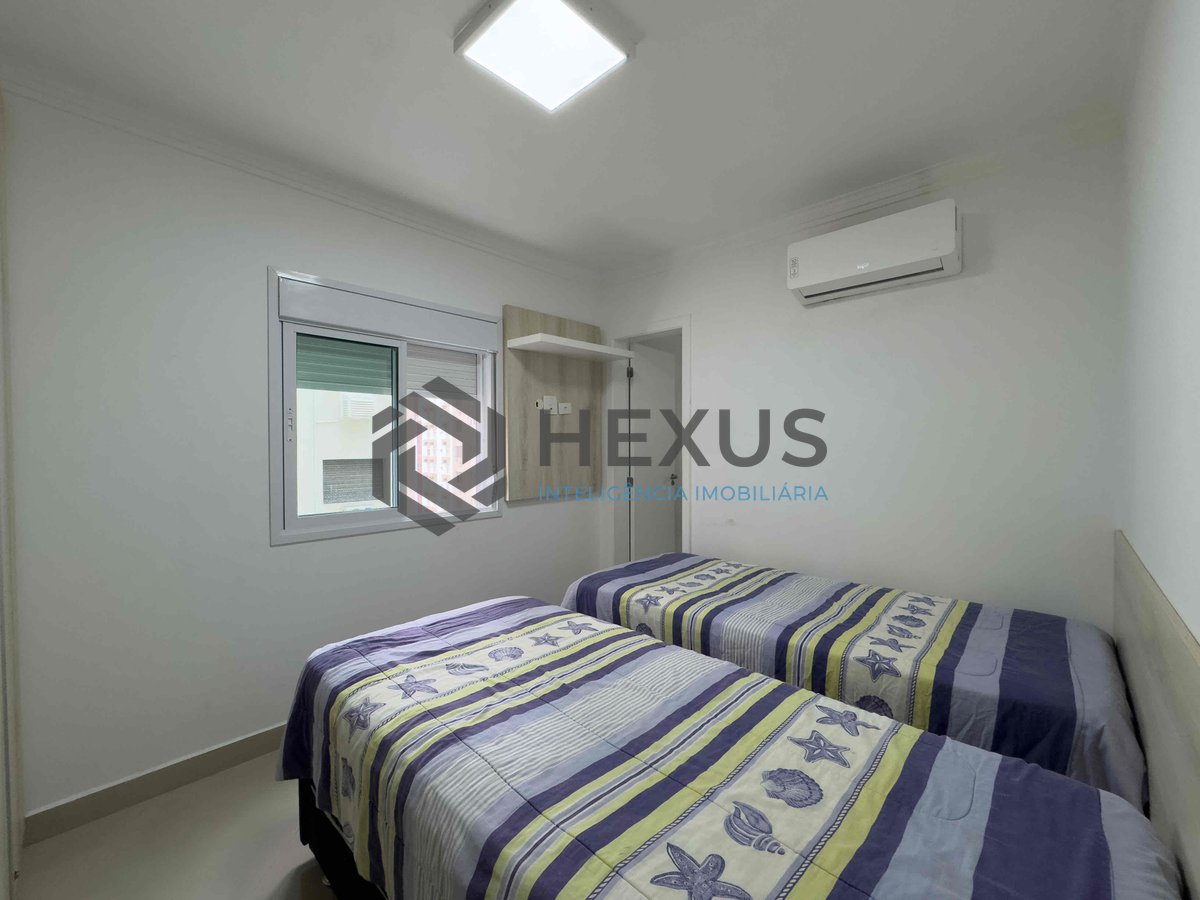 Foto 12 de Apartamento reformado com varanda gourmet e lazer na quadra mar da Praia das Pitangueiras, Guaruja